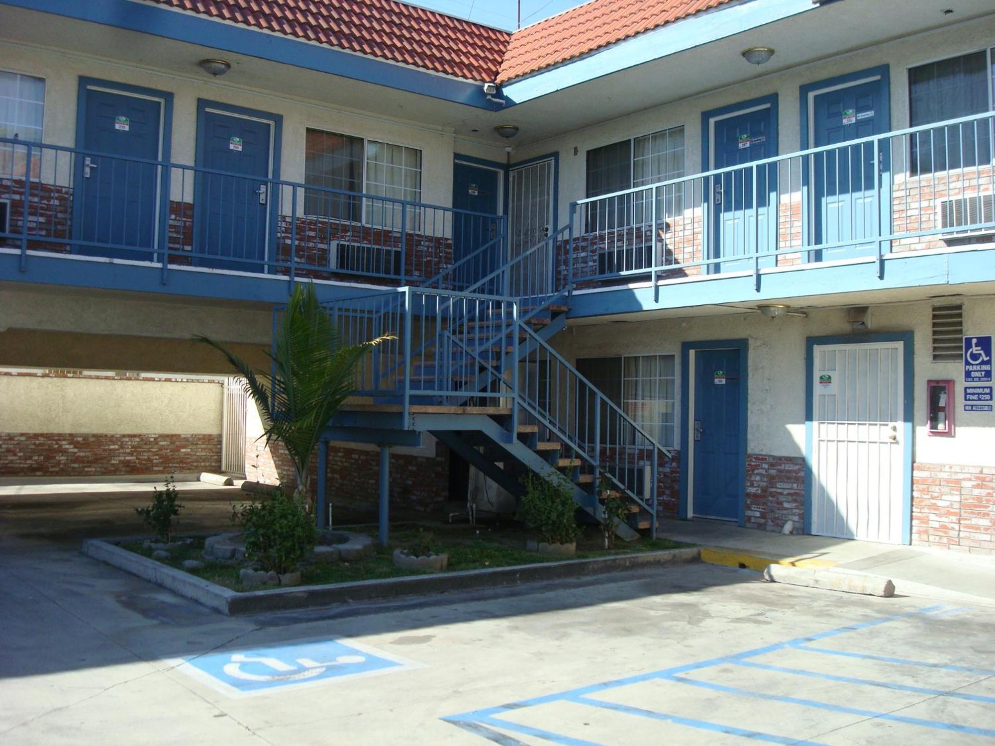 Scottish Inns Long Beach Esterno foto